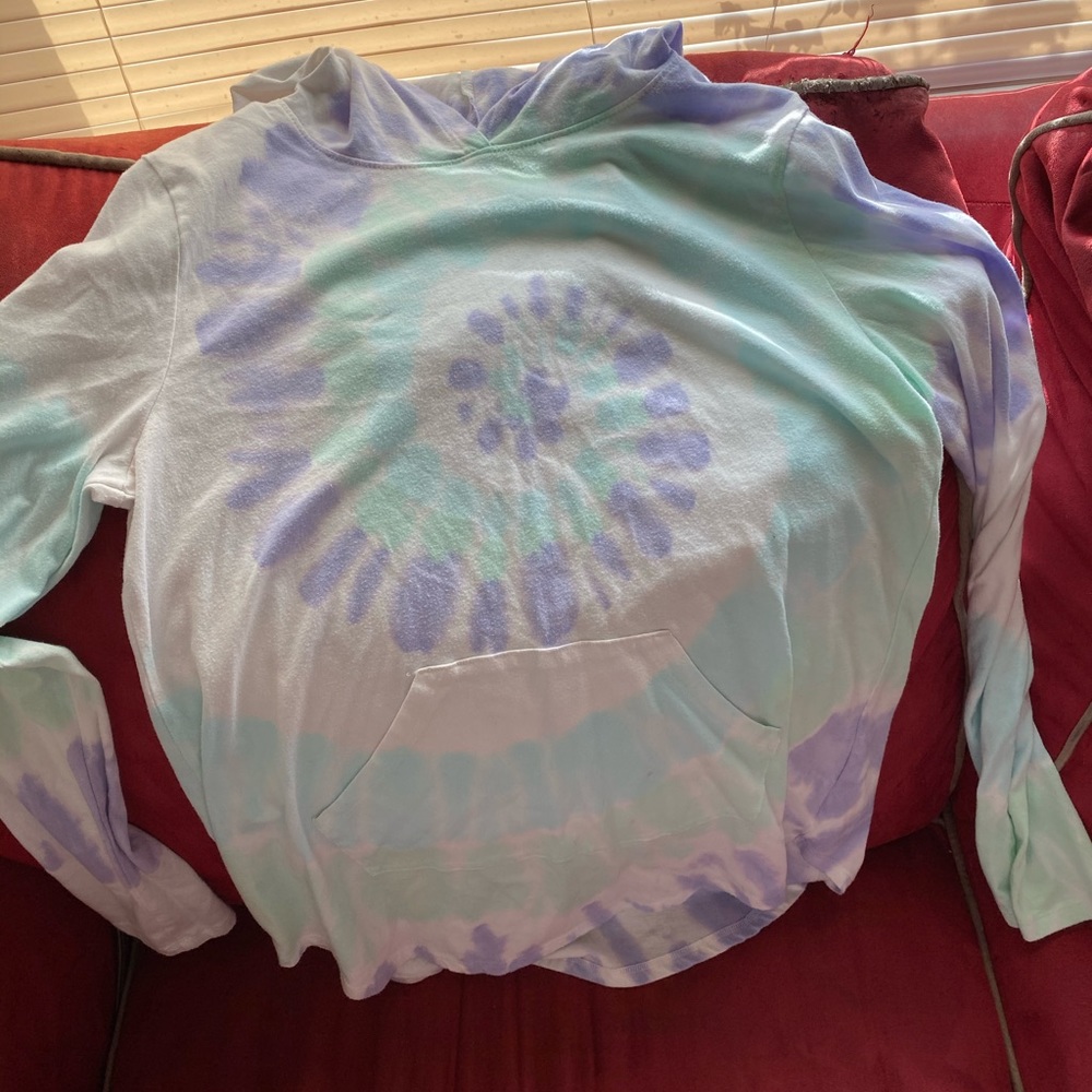 Lightweight hooded shirt